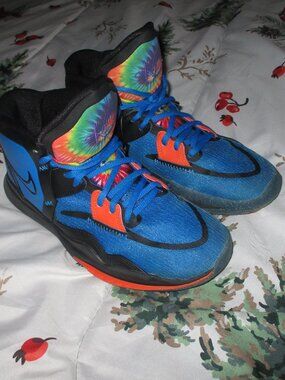 Nike Kyrie Infinity SE Mid Tie-Dye GS Youth 6.5Y - Basketball Shoe DM3894-410